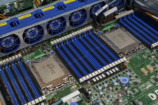 Tyan Transport HX TS75-B8252 Review Dual AMD EPYC PCIe Gen4