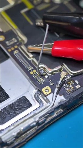 #mobile strip cracked