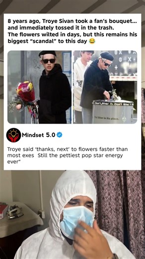 Troye Sivan took a fan's bouquet 😱😱😱