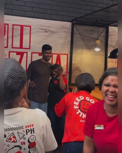 #ashay taking pics with #pizza hut #employees 🔥❤️#trending #bigbrother #shorts