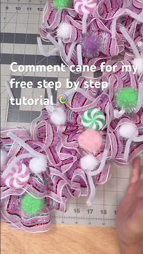 How To Make a candy Cane Wreath/ How To Make a Christmas Wreath/ Dollar Tree Candy Cane Wreath/ DIY