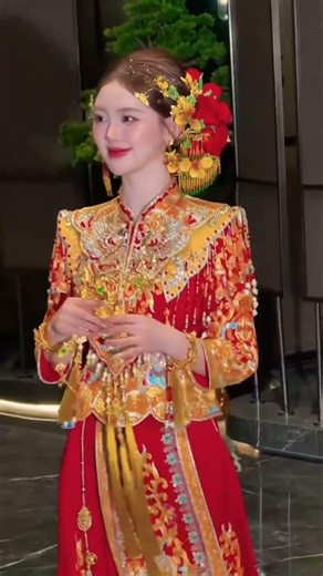 She shines like pure gold ✨💛Bride wrapped in luxury 👑Heart-touching moments 💍#wedding #shorts