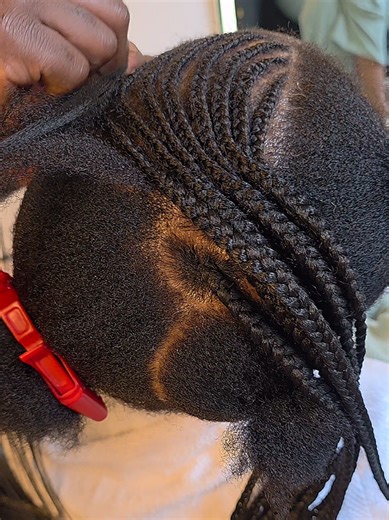 Cornrows process ✨ From clean sections to precise lines and neat braids — every step matters. ✔️ Proper parting ✔️ Scalp care ✔️ Tension control ✔️ Clean finish 📍 Toronto 📲 Book with David Hairpro . . #toronto #hairtransformation #davidhairpro #davidhairprocanada #cornrows