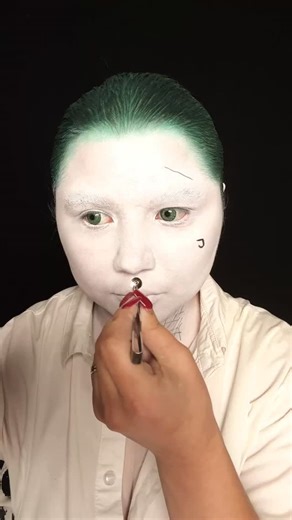 oofDynasty by BVIRAL | Creepy Halloween Makeup Transformation with Pins and Thread Effects 🎥 @beautyby_norova | Instagram