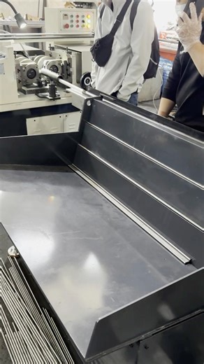 Round rod straightening machine #steelrod #steelbar #roundbar #roundrod #straighteningmachine