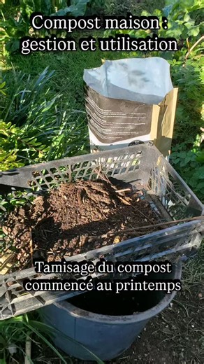 Gestion et utilisation du compost en automne. Avec les moyens du bord: simple et efficace! #compost #automne #tamisage #potager #jardin | Au Coeur de la Nature | Facebook