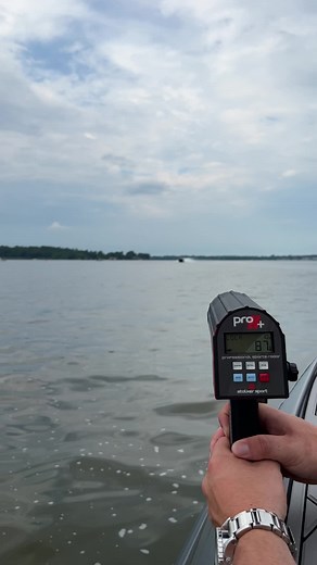 Thrilling Speed: Midnight Express 43' Hits 87mph with x5 450Rs Power!