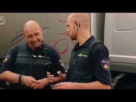 MAN RIJDT VOOR 4e KEER ZONDER RIJBEWIJS - Wegmisbruikers