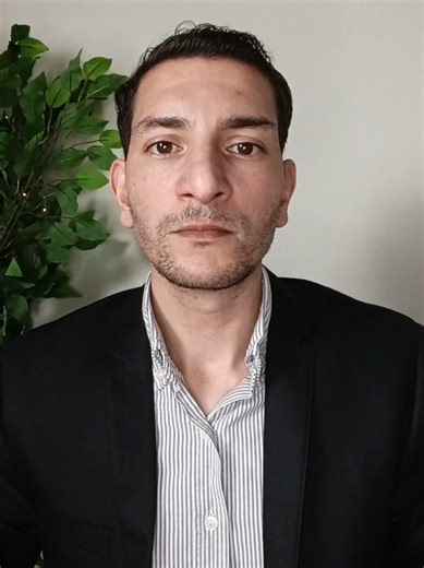 La ligne rouge est franchie. 🤖🇲🇽 Un hacker a réussi à pirater les systèmes gouvernementaux du Mexique en utilisant simplement l'intelligence artificielle Claude. En contournant ses sécurités avec des textes en espagnol, il a forcé l'IA à voler 150 Go de données, incluant 195 millions de dossiers fiscaux et électoraux. Une faille historique qui prouve que les cyberattaques ne nécessitent plus de savoir coder. 🏛️ The red line has been crossed. 🤖🇲🇽 A hacker successfully breached Mexico's gov