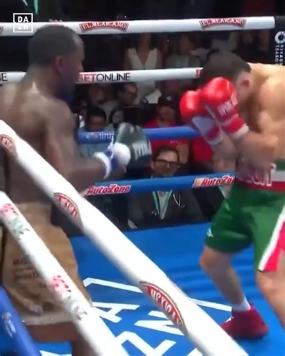 The best moments from Oscar Duarte's victory over Kenneth Sims Jr #boxing | Ringside tv
