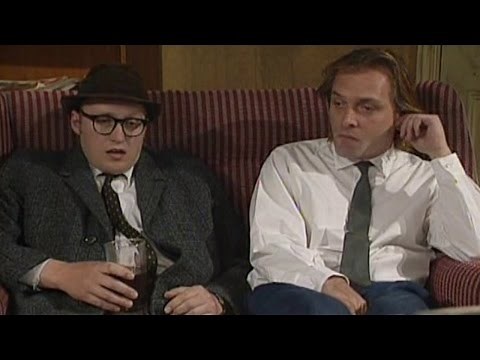 Bottom - S1 E1 Smells P1