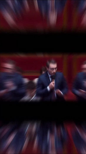 Nous voulons que les aides aux entreprises servent l’emploi en France. Nous voulons nationaliser les autoroutes pour arrêter le racket. Nous voulons prendre soin de nos anciens, pas laisser des entreprises exploiter le grand âge pour faire de l’argent. | Antoine Léaument