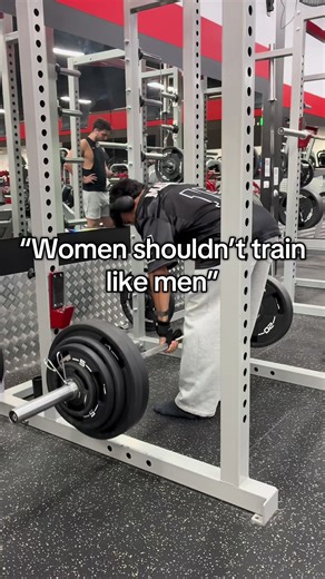 Empowering Women in Fitness: Training Beyond Stereotypes