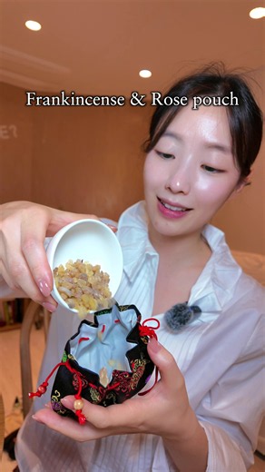 Korean Bokjumeoni Scent Pouch with Boswellia and Dried Roses