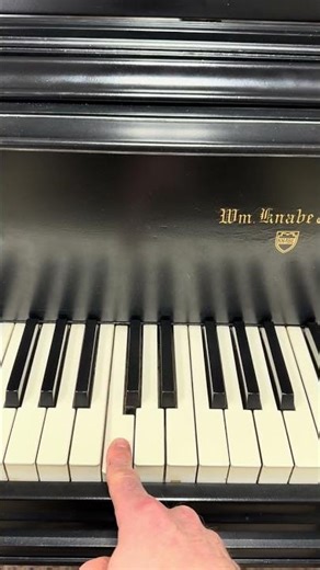 In Under 30 Seconds - How Half Steps Work on a Piano Keyboard #piano #musiccourse #pianocourse