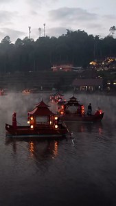 Escape to Ban Rak Thai, the hidden Chinese village in Thailand with @_femo__ 😍🇹🇭 💡Ban Rak Thai is a peaceful Chinese village in northern Thailand, near the Myanmar border. Known for its Yunnanese heritage, the village offers stunning views of a serene lake surrounded by mountains. Visitors can enjoy traditional Chinese tea, explore local markets, and experience the unique blend of Thai and Chinese culture in this tranquil setting. Tag someone you want to visit Thailand with!❤️ 📍Ban Rak Thai