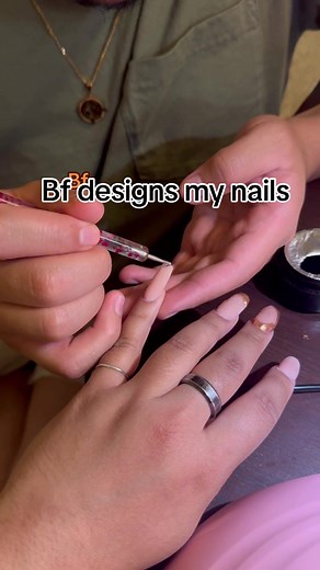 Best boyfriend award 🏆 goes to: #couple #bfdoesmynails #naildesigns #bf #relationship #couplepage #bfgf