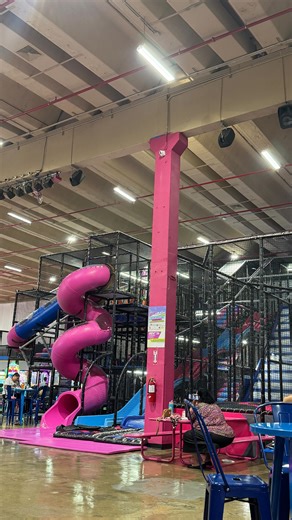 No ando con 3 de mis hijos… aquí somos cuatro niños disfrutando la vida😂 porque ser papa no me quito la niñez; me la multiplico 🫶🏼😂😝 | Luis Febles