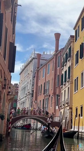 How to spend 3 days in Venice, Italy✨ Adventure awaits you in Venice, and find it with Voxcity guided tour and explore the city like a local.😇 Book a guided tour now at the link in bio👇🏻 www.VoxCity.com . . . . #venice #venezia #veneziacityitaly | Vox City