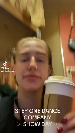 Ever wondered what it's like to be a performer onboard? Come along for Becky's Day in the Life! To learn more about our Step One Dance Company performers, take a look at our blog! 💃 http://spr.ly/6187uBMfz 📸: @beckyshuter | Holland America Line