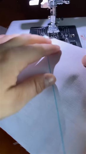 Video by Lauren Learn to make Half Square Triangles with this quick sewing tutorial! ❤️ #halfsquaretriangles #sewingtutorial #sewing #quilting #sewingtips | Amber Kappler