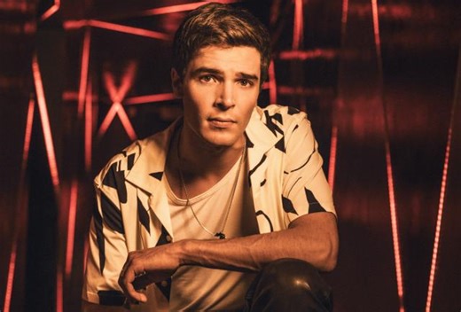 Alejandro Santamaría: Con su ‘Discoteca’ musical a todas partes