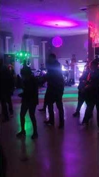 Mr Big Man Luv performing Two-Step live