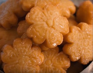 Yakgwa: the sweet recipe for Korean honey cookies