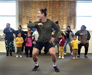 Getting Cook Islanders into a dance routine