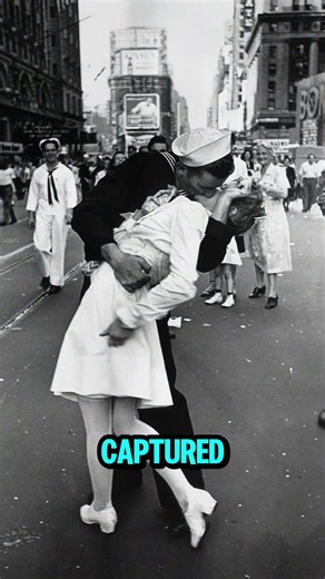 The Most Famous Kiss in History 🇺🇸 | The Day WWII Ended #thekiss #shorts