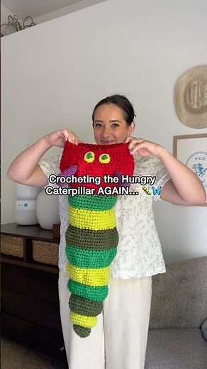 CROCHET HUNGRY CATERPILLAR: Finishing the book starting with the egg! #crochetideas #beginnercrochet