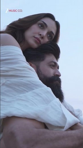 Yash + Kiara=Absolute Tabaahi🚬🔥#toxic #yash #kiaraadvani #vishalmishra #zeemusicsouth #toxicthemovie