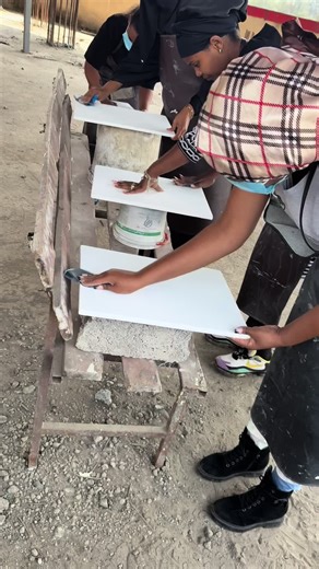 How to apply primer for Epoxy#ሪናepoxy #preparation #epoxyresinart #epoxyresine #furniture #Diy #homedecor #interiordesign #smallbusinessowner #epoxytrainingcourse #ethiopian_tik_tok