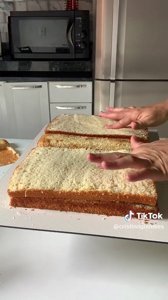 Passo a passo: Bolo decorado para comemorar os 18 anos da igreja Avivamento Profético