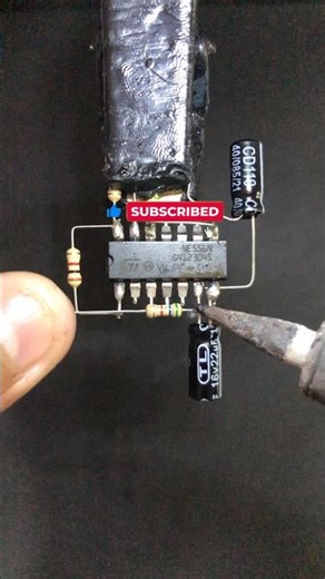 How to make a Simple LED Chaser Circuit using NE556 IC! 💡✨
