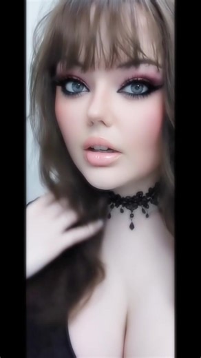 #biteme #bombshell #brunette #model