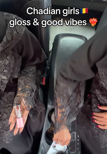 Smy lipgloss — Chadian girls gloss & good vibes