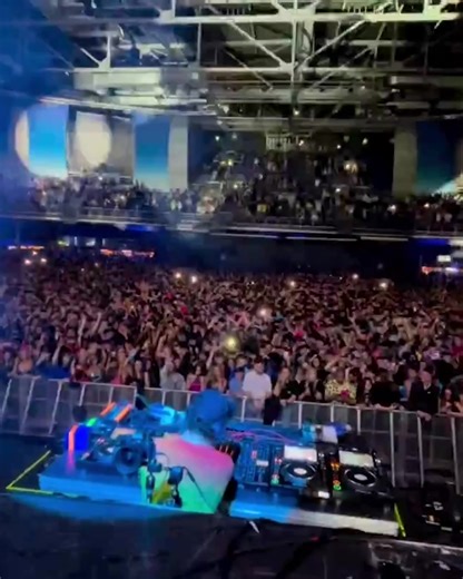 1.2K views · 28 reactions | Summer banger alert  Soul Mass Transit System remixes Paul Woolford, Lewis Thompson Music & MNEK's banger '16 Again' https://PaulWoolford.lnk.to/16AgainSMTSMS | Ministry of Sound | Facebook