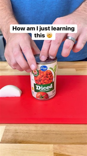 170K views · 851 reactions | Use the lid as a shield for ur fingers #cooking #tips #tomatoes #chopping | Liz & Jeff | Facebook