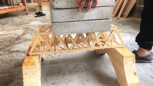 Ingenious Use of Ice Cream Sticks