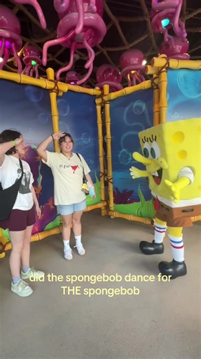 SpongeBob Dance Commit Moments at Universal Studios