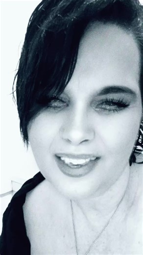 Vidéos de val 51 (@valerie51000bisous) avec Regrets - Mylène Farmer