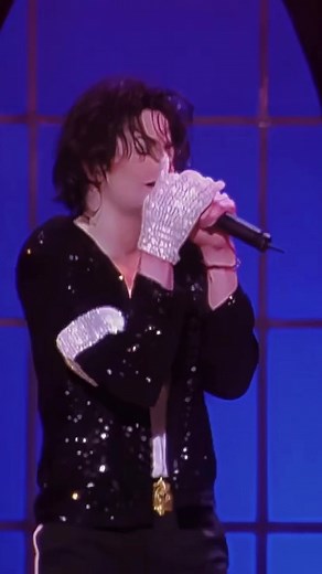 Michael Jackson Billie Jean 2001 Performance