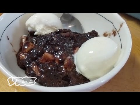 How to Make Mississippi Mud Cake