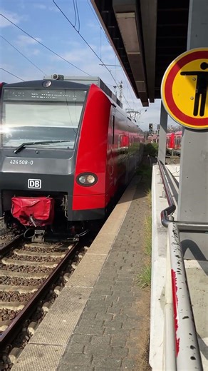 S 19 Blankenberg (424 508-0) in Köln Messe Deutz) #train #zug #sbahn # Kölner Dom