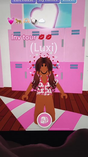 #adoptme #preppy #fyp #foryoupage #foryou inv tour 💋💋