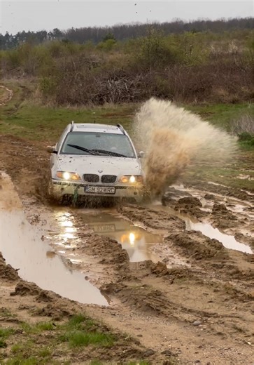 Ovidiu Pop (@pop.ovidiu.92) - BMW E46 330xD - Off Road #bmw #offroad #e46 #xdrive #romania TikTok