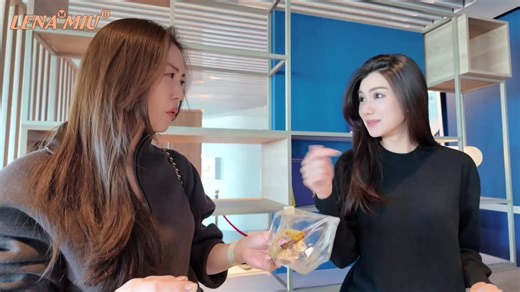 Lena has said that Miu is the type to be very organized. This is my first time seeing it in action.She's just helping her gf organize her things in a better way that how it was 😆😆MAY IN LOVE WITH LENAMIU#ChapterxLenaMiu#LenaMiu #ลีน่าหมิว