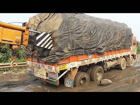 Fully Loaded Big Truck Got Stuck In Mud Road | Lorry Truck Videos | Trucks In Mud