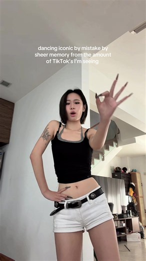rurusama9 (@kirbyruruagain)’s video of Dancing TikToks